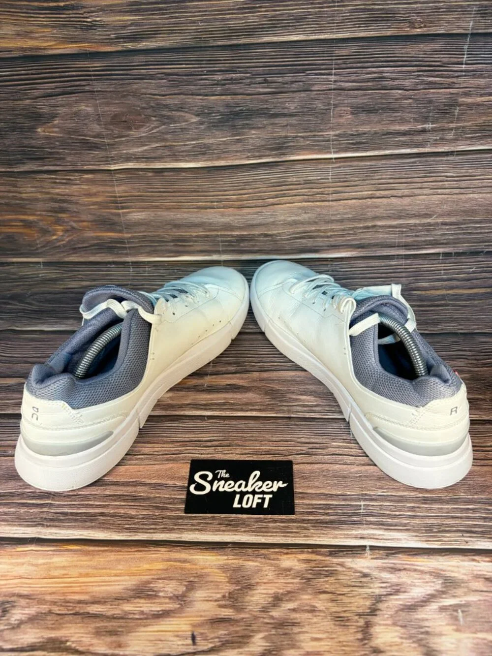 On The Roger Advantage Men's White Casual Sneakers Size 11.5
